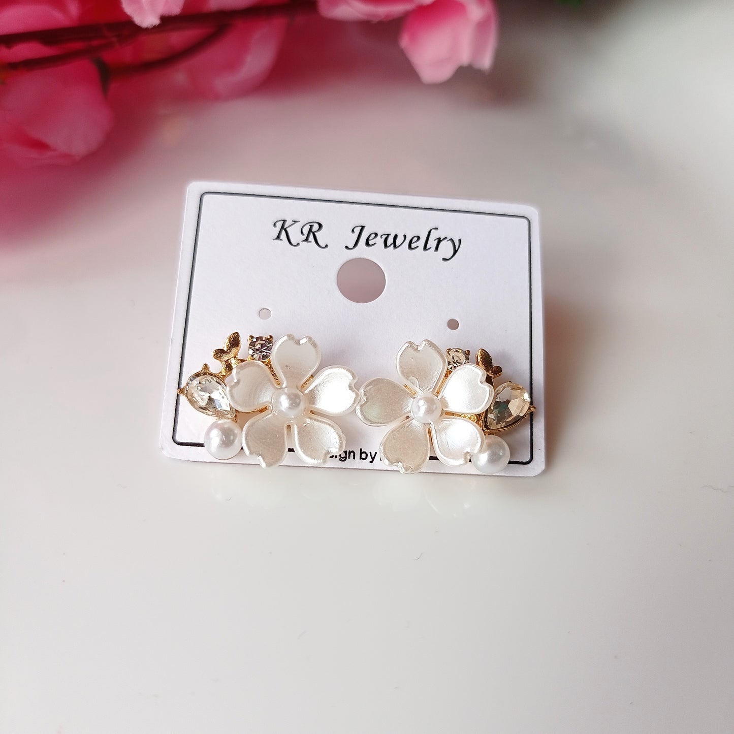 White Shell Flower Stud