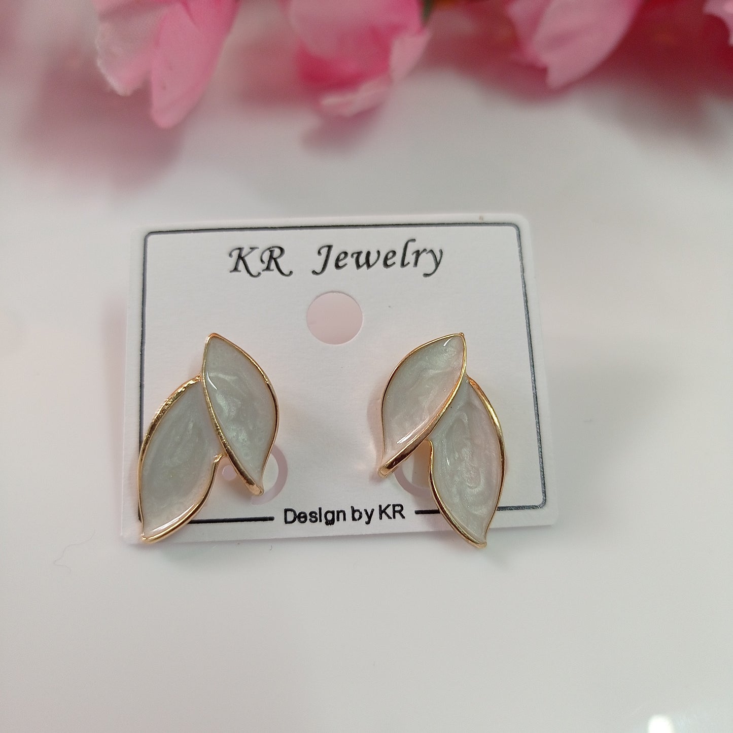 Heart Drop & Pearl White