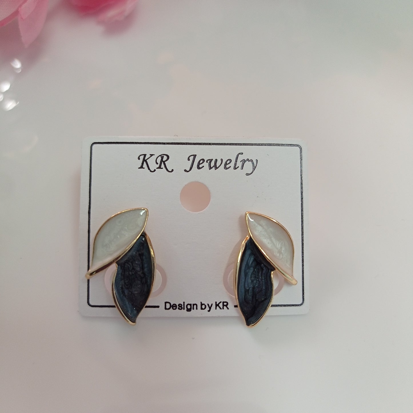 Long Chain Drop & Black