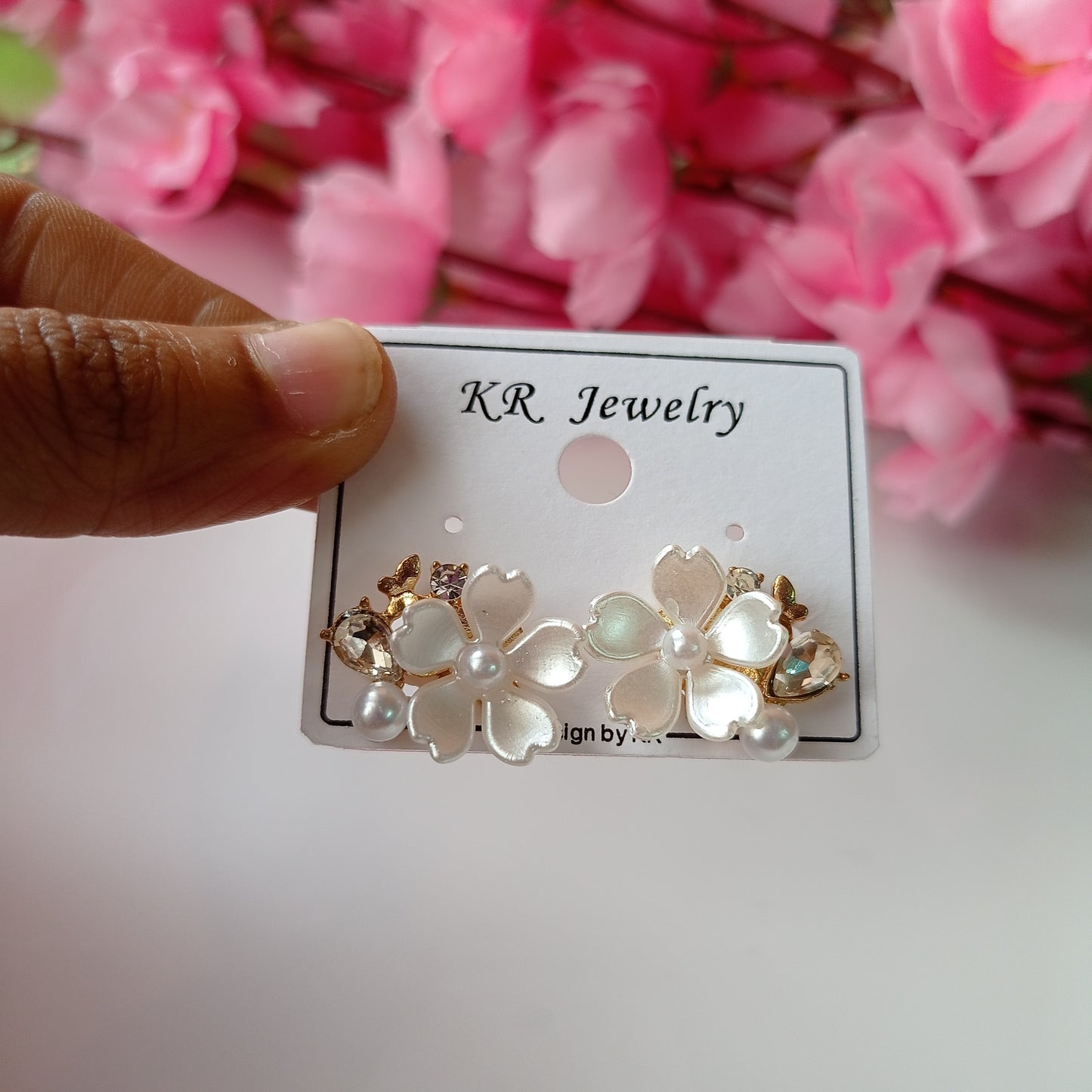 White Shell Flower Stud