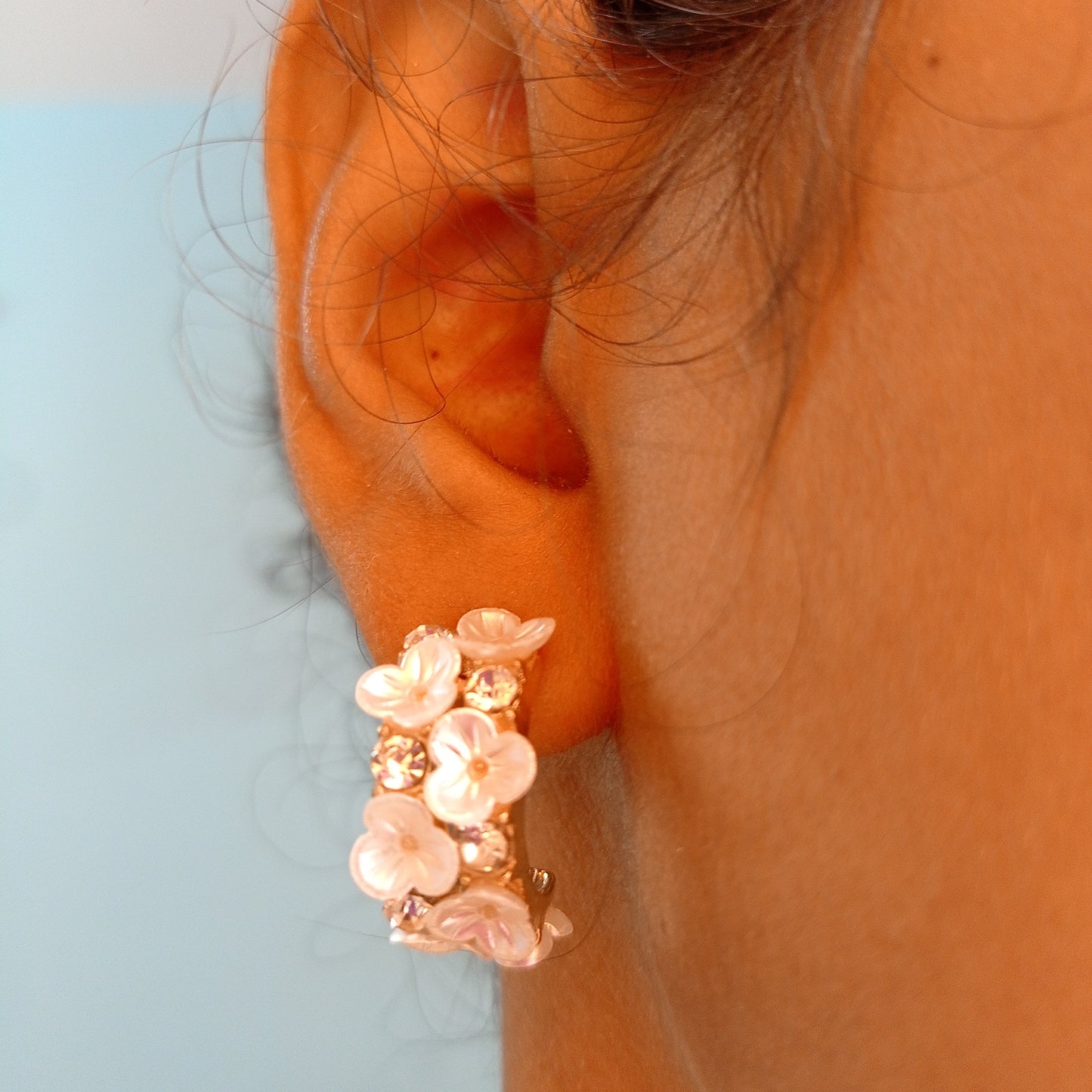 White Shell Flower Hoop